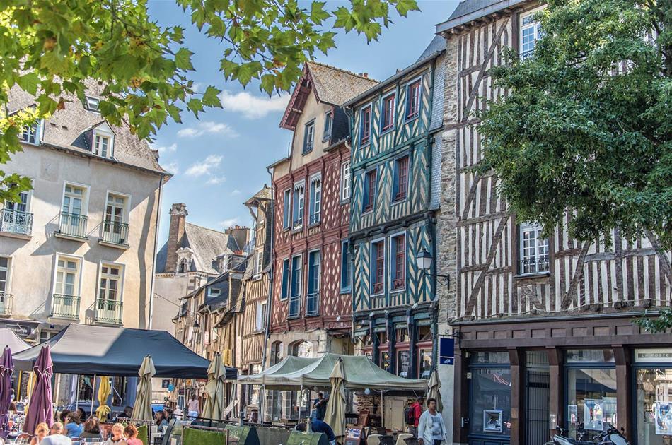 Visite de Rennes place des LIces